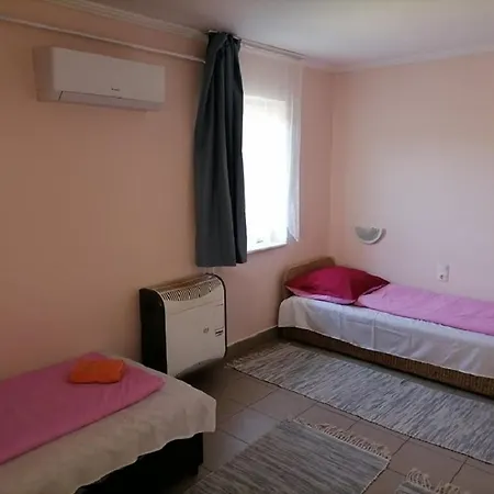 Cserke Gyoengye Apartman Cserkeszolo Exterior photo